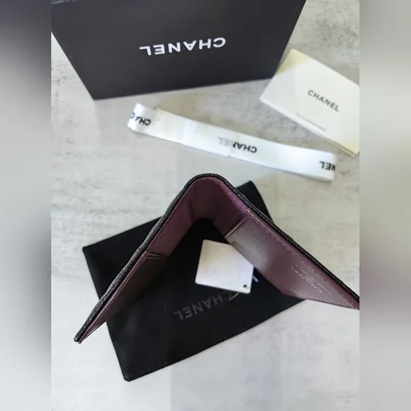 CHANEL Black Quilted Credit Card Holder - Picture 5 of 9